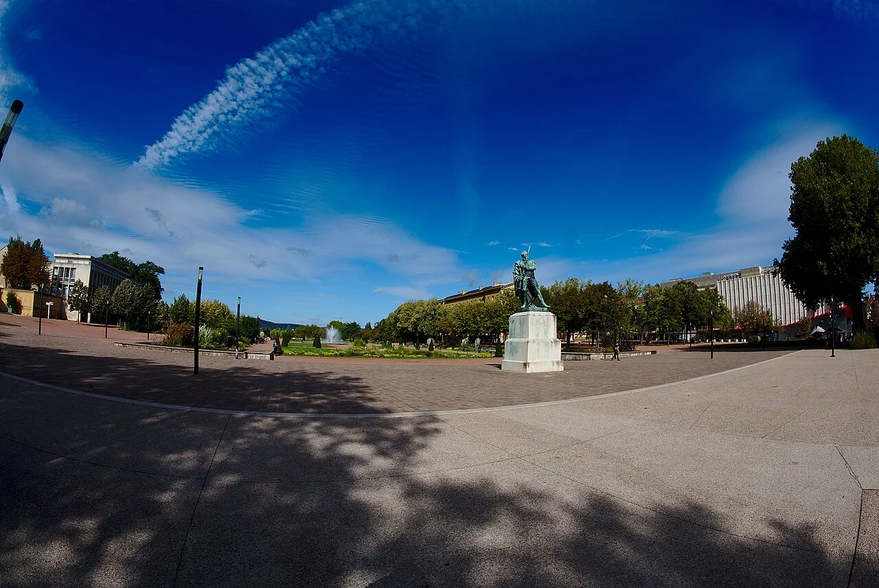 Les allées et plantations du jardin de l’Esplanade de Metz